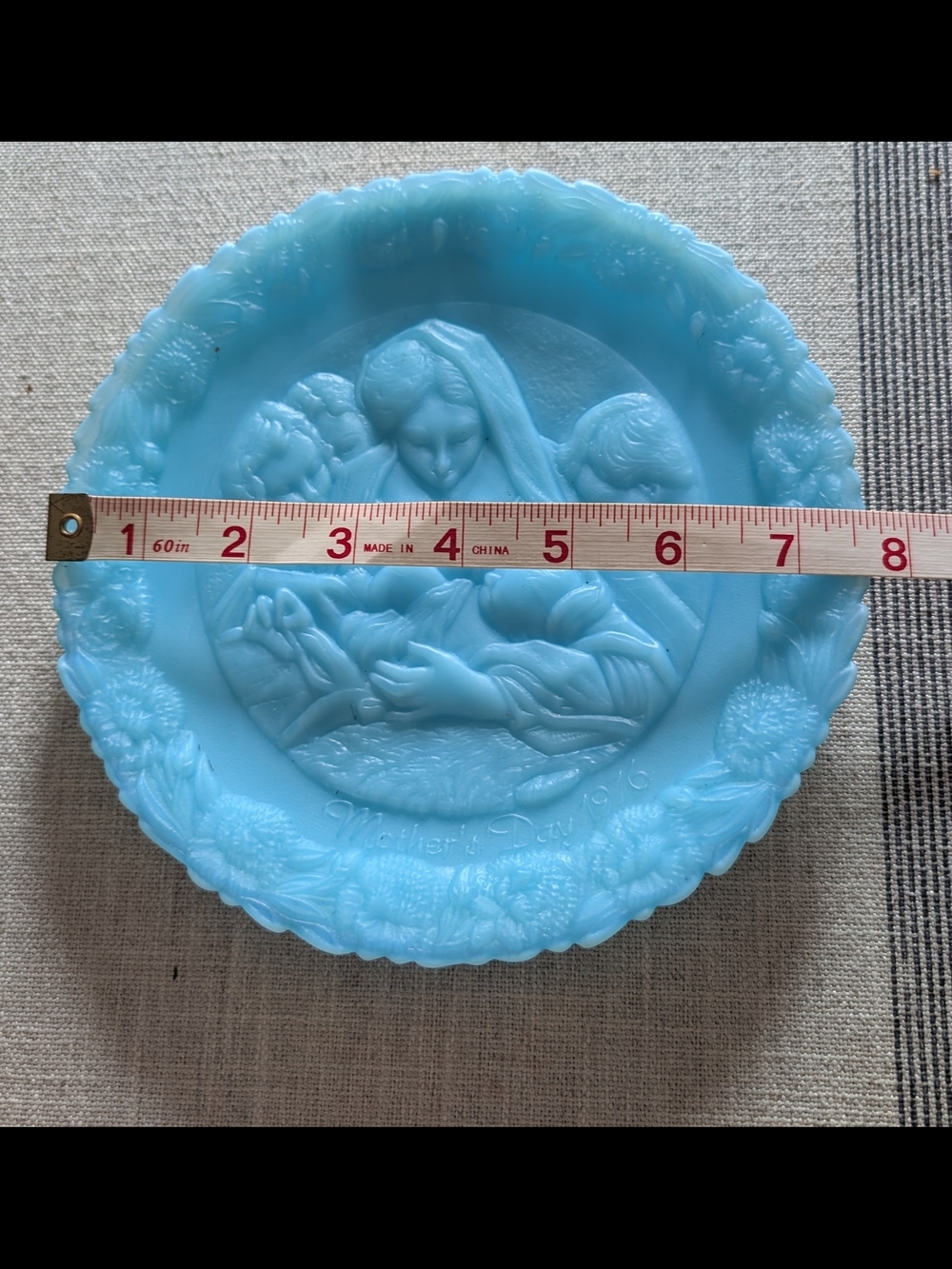 Vintage Fenton Blue Glass Mother’s Day Plate Holy Night 1976 Christianity - Picture 2 of 4